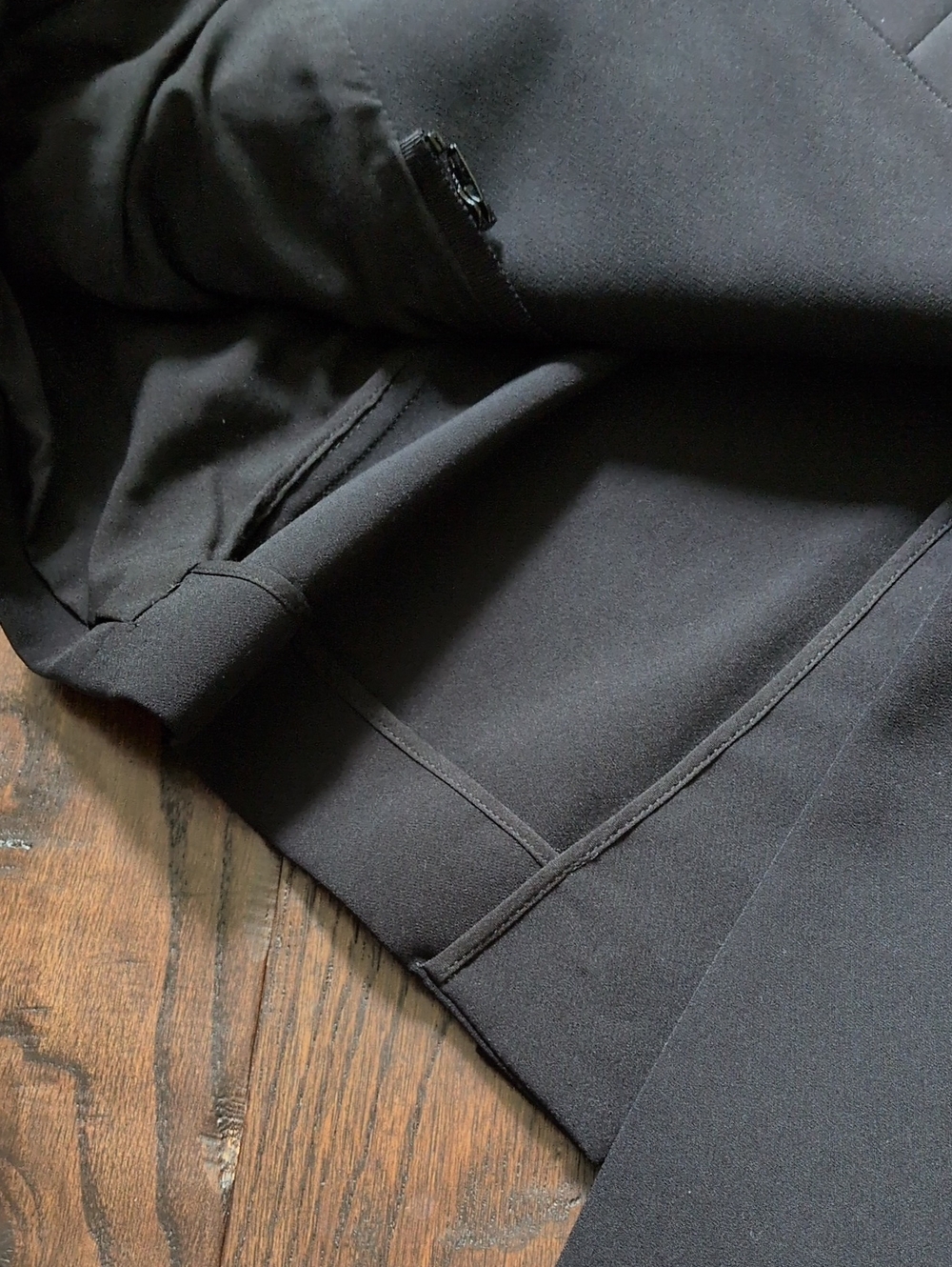 VERONICA BEARD I Classic Black Core Scuba Single-Breasted Jacket Blazer, 8 - Picture 12 of 16